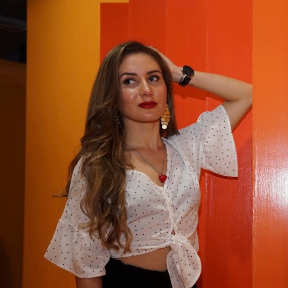 Meet your Posher, Isadora - Picture 1 of 1